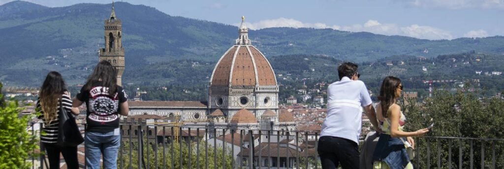 a picure of florence duomo from villa bardini